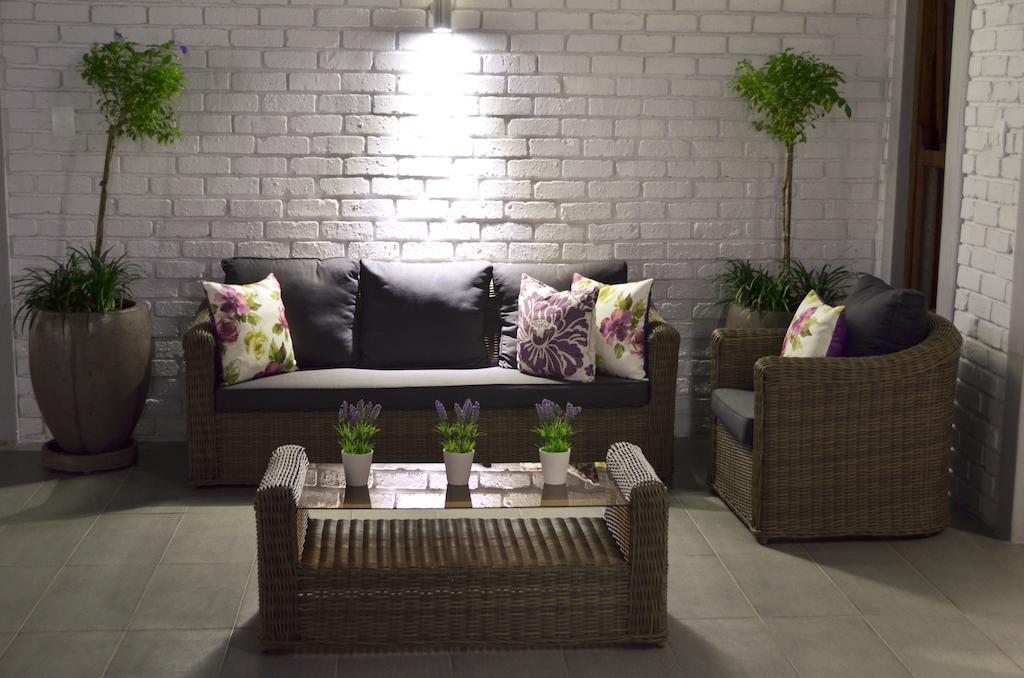Yalla Yalla Boutique Hotel Witbank Exteriör bild