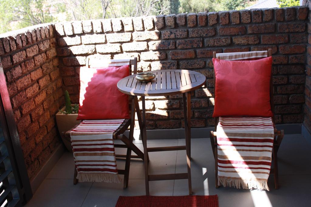 Yalla Yalla Boutique Hotel Witbank Exteriör bild