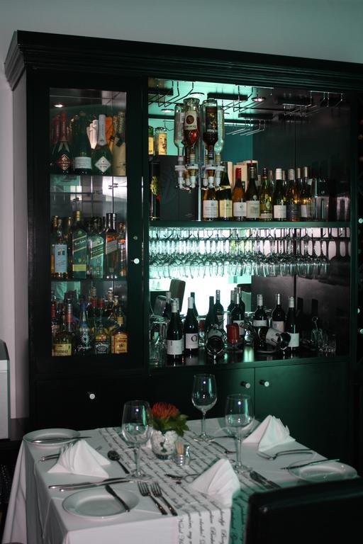 Yalla Yalla Boutique Hotel Witbank Exteriör bild