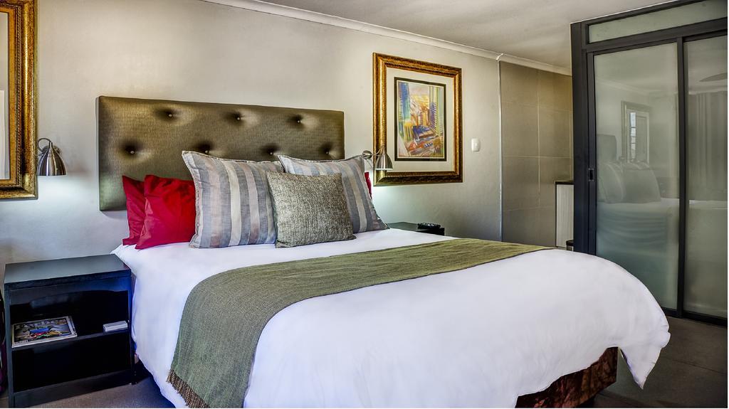 Yalla Yalla Boutique Hotel Witbank Exteriör bild