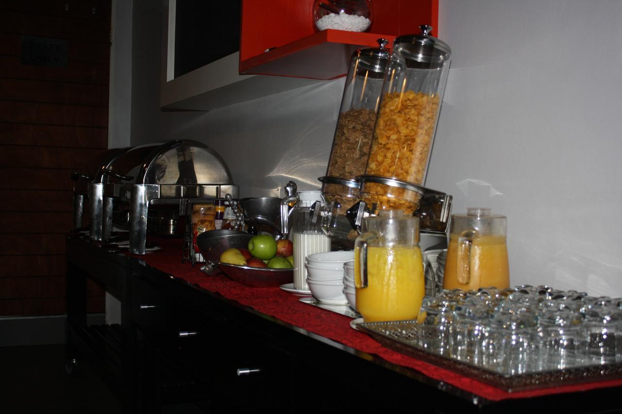 Yalla Yalla Boutique Hotel Witbank Exteriör bild