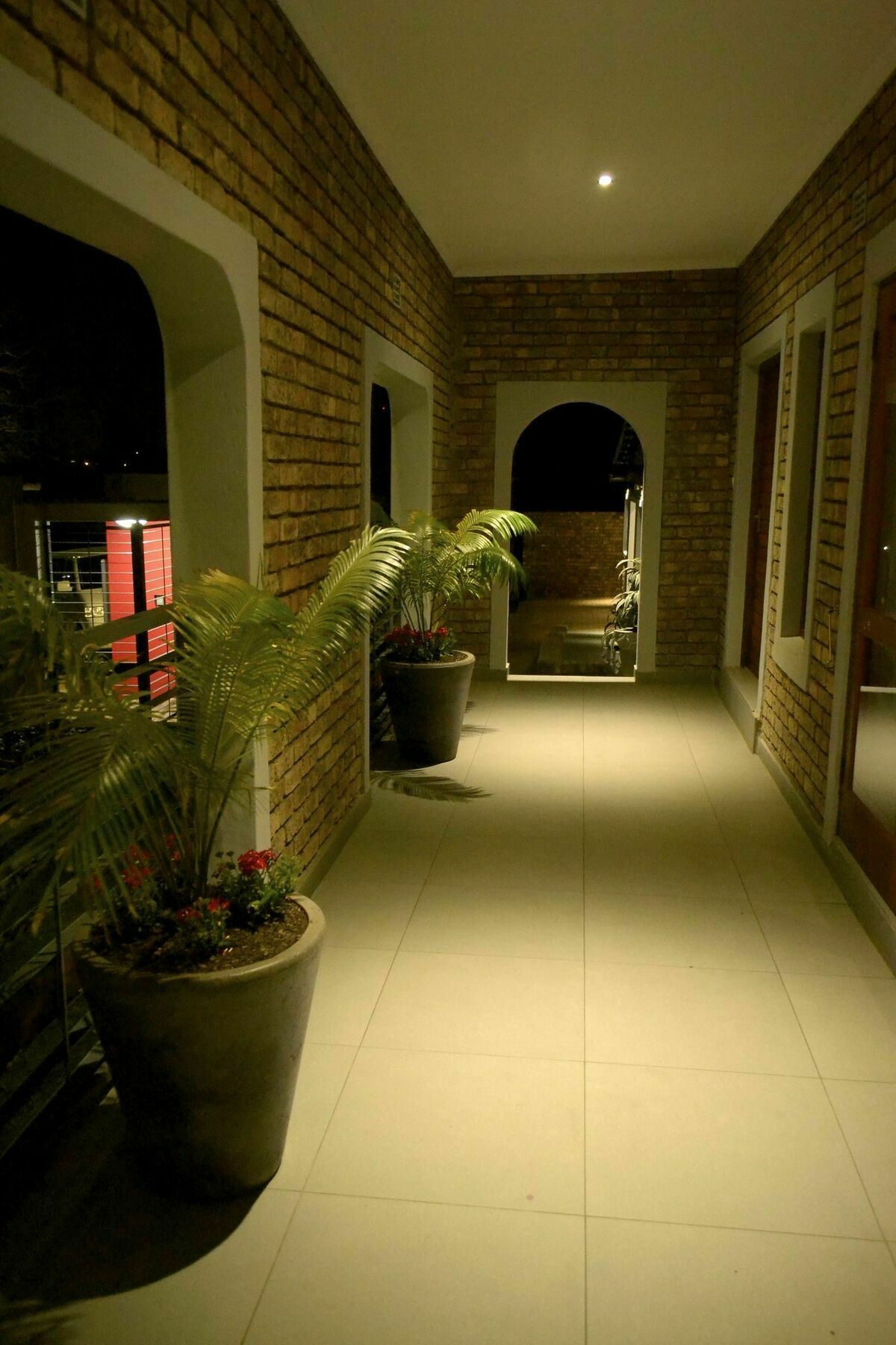 Yalla Yalla Boutique Hotel Witbank Exteriör bild